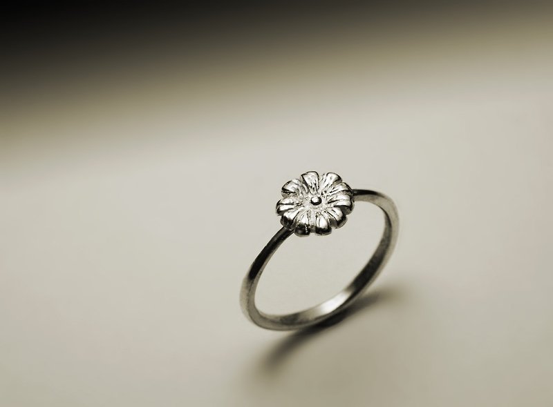 Small daisy ring - General Rings - Other Metals Silver