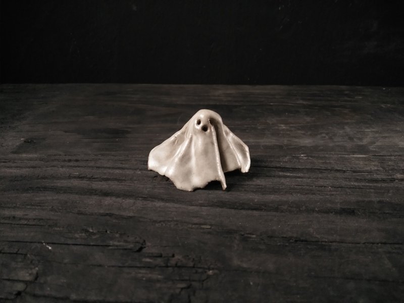 こわいお化け（3.7cm吊り飾り人形） - 人形・フィギュア - 陶器 ホワイト