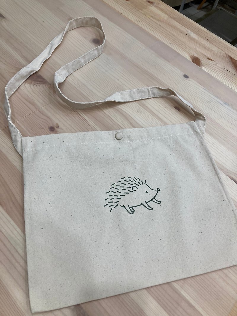 Hedgehog cross-body small bag casual custom multi-color printing gift - Messenger Bags & Sling Bags - Cotton & Hemp White