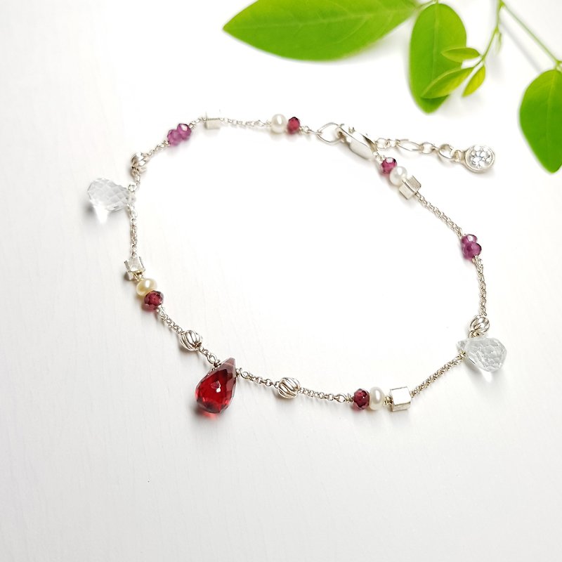 璀璨 series ~ water drop type garnet + white crystal + pearl sterling silver bracelet - สร้อยข้อมือ - เครื่องเพชรพลอย สีแดง