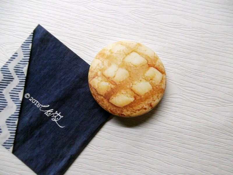 Food badge series Perino bread / creative small things / personal characteristics - เข็มกลัด - โลหะ สีส้ม