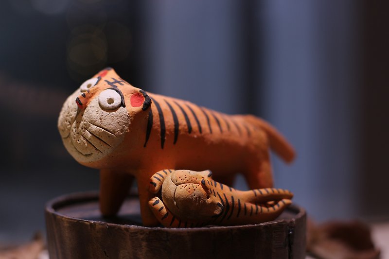 Dumb tiger - Items for Display - Pottery 