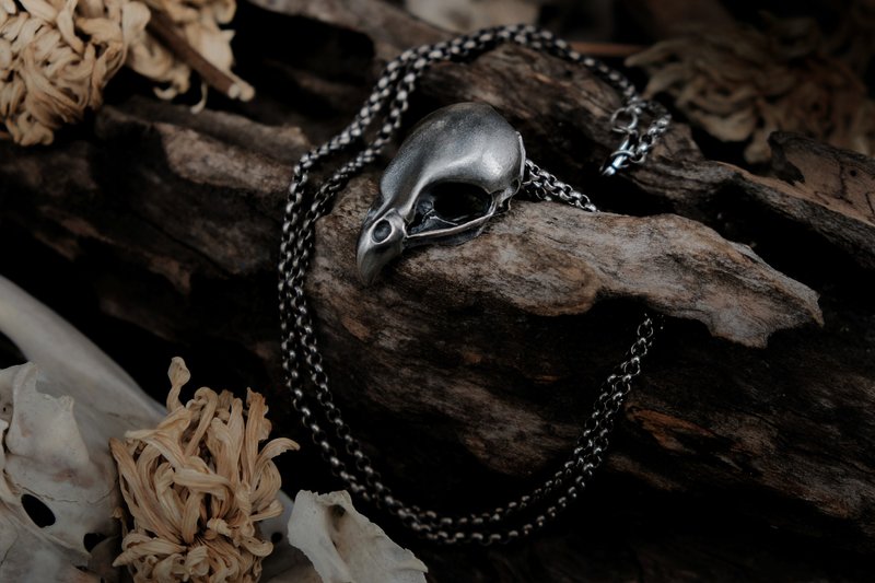 【Mountain Skeleton】Death and Life—Sterling Silver Parrot Skull Necklace - สร้อยคอ - เงินแท้ สีเงิน