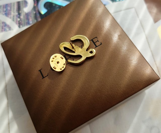 LOEWE ゴールドブローチ 箱・証明書付き