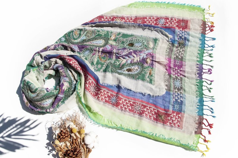 喀什米爾Cashmere/水煮羊毛披肩/針織圍巾/刺繡圍巾/羊絨披巾-花 - 圍巾/披肩 - 羊毛 多色