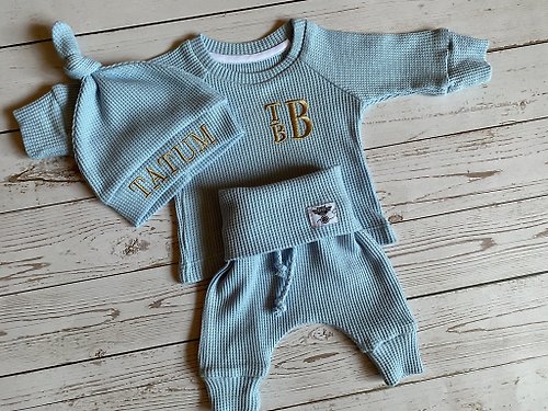 OwlOnBoard Custom embroidery Newborn baby coming home outfit baby name gift set Sky Blue