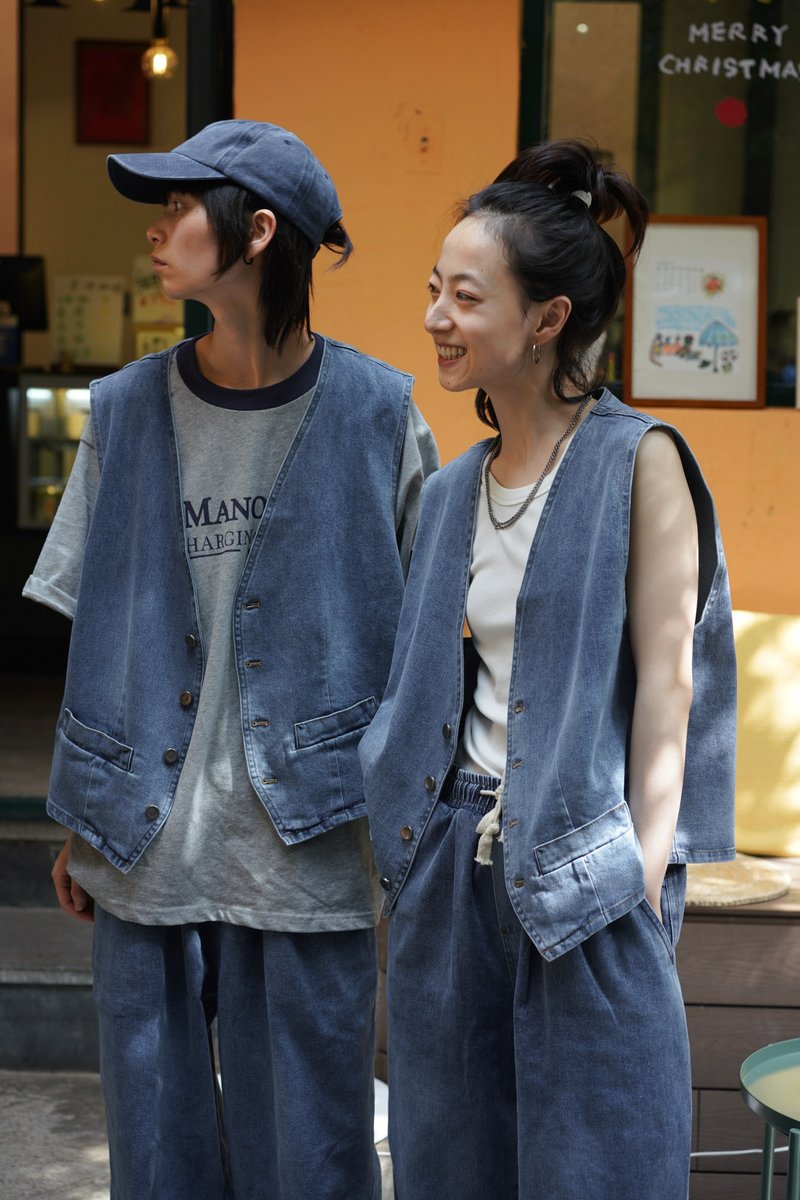 Gray-blue simple and good match with double-pocket washed denim vest loose-fitting - Women's Tops - Other Materials 