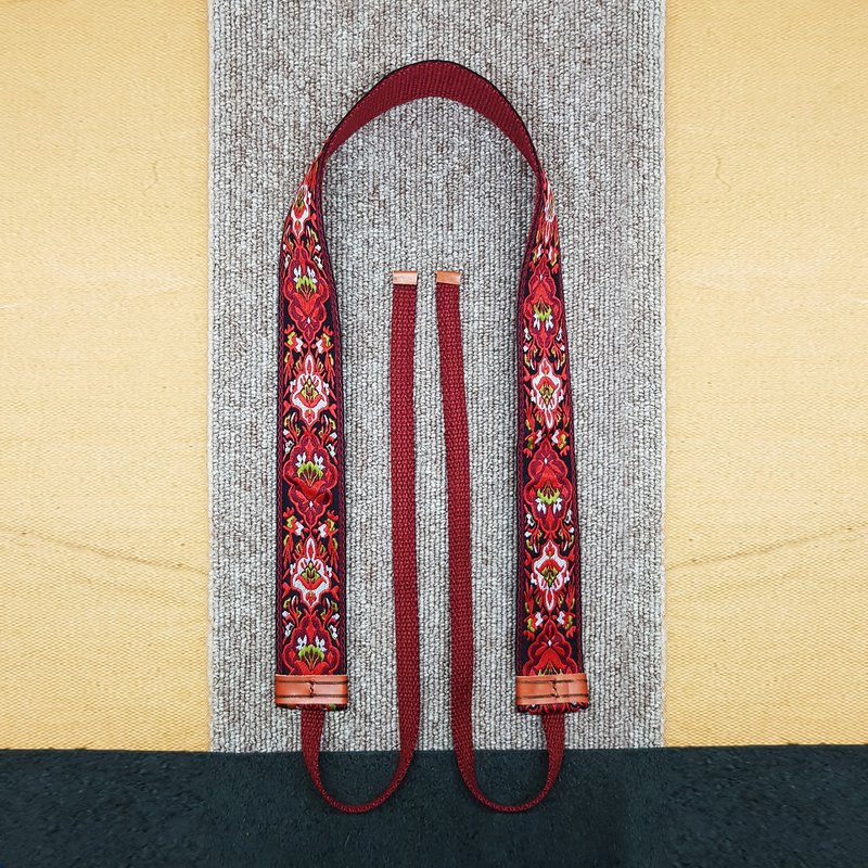 【With YA】Camera strap Camera strap Cell phone strap Wrist strap - เชือก/สายคล้อง - ไฟเบอร์อื่นๆ สีแดง