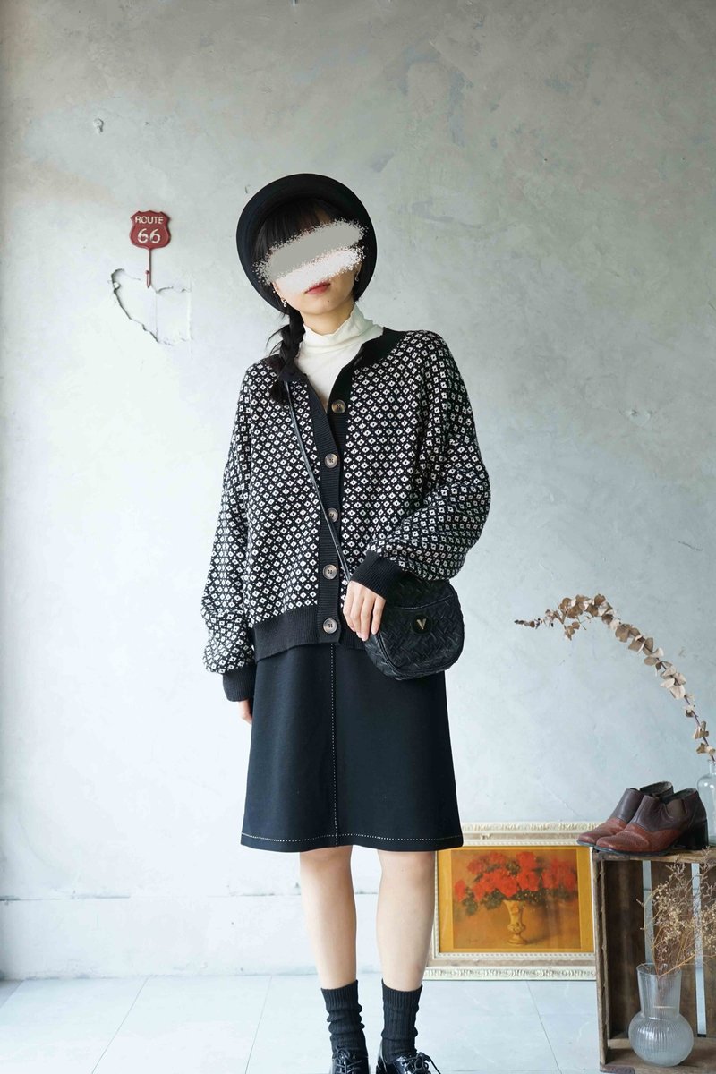 Treasure Hunt Vintage - Black and White Jacquard Knit Open-Front Cardigan - สเวตเตอร์ผู้หญิง - เส้นใยสังเคราะห์ สีดำ