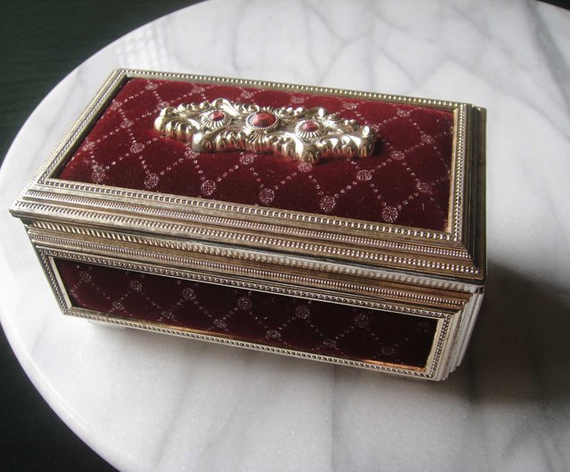 Second hand sale jewellery box