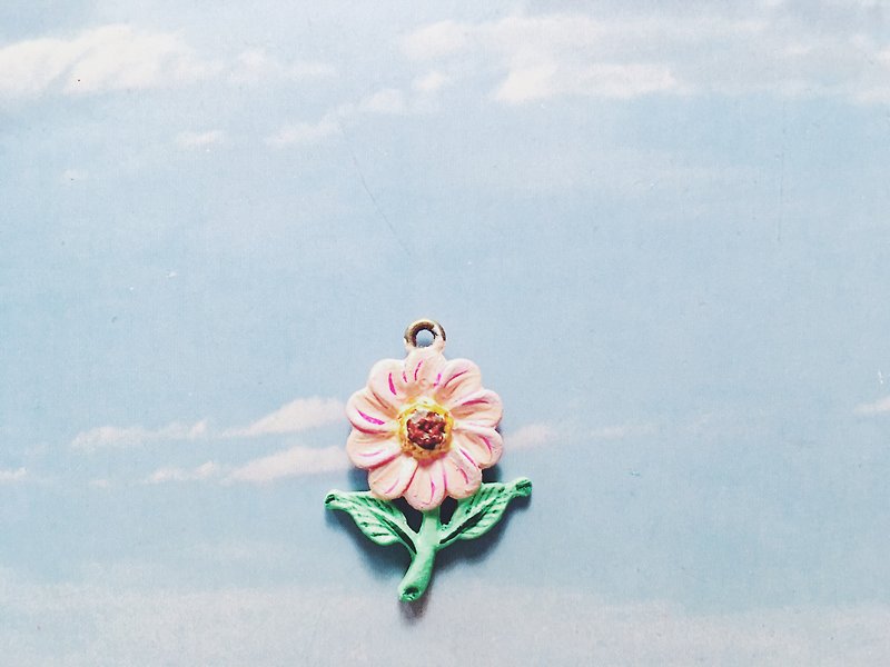 Hand-painted pendant-gerbera / barberton daisy / ガーベラ - Other - Other Metals Pink