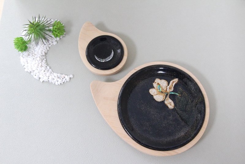 葫蘆漆藝盤 小白蝶 - 碟/盤子/餐盤 - 木頭 金色