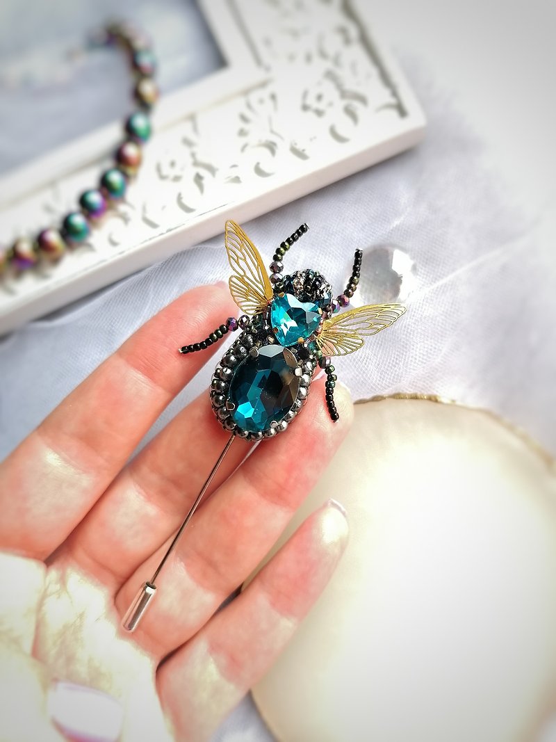 Cicada brooch, Beaded brooch, Insect pin, Insect brooch, Beetle brooch - เข็มกลัด - คริสตัล สีน้ำเงิน
