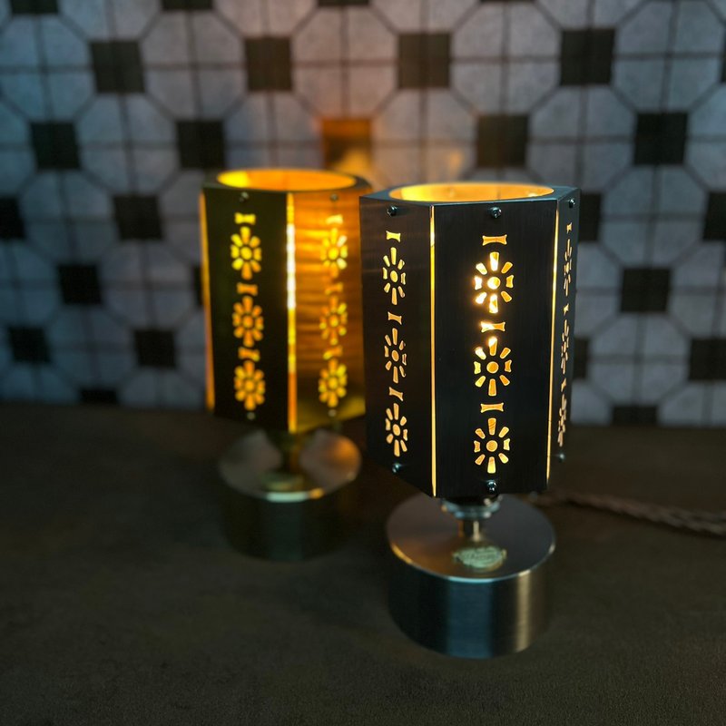 客製化禮物 香港特色 通花鐵閘 工業風復古檯燈 手工製作 LED - 燈具/燈飾 - 銅/黃銅 金色