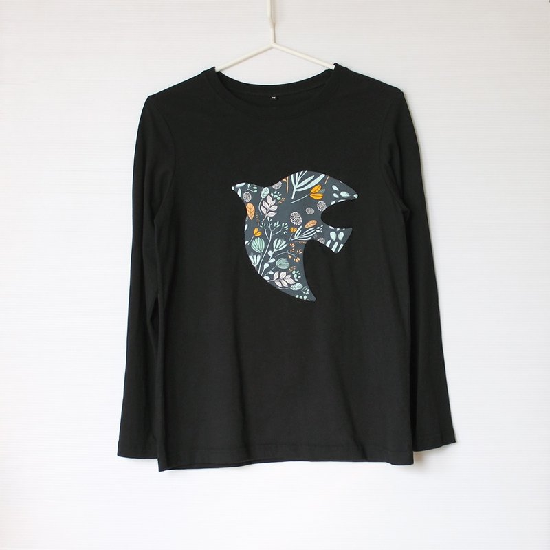 Asuka Garden Slightly Loose Black Long Sleeve T-shirt No.2 - เสื้อยืดผู้หญิง - ผ้าฝ้าย/ผ้าลินิน สีดำ