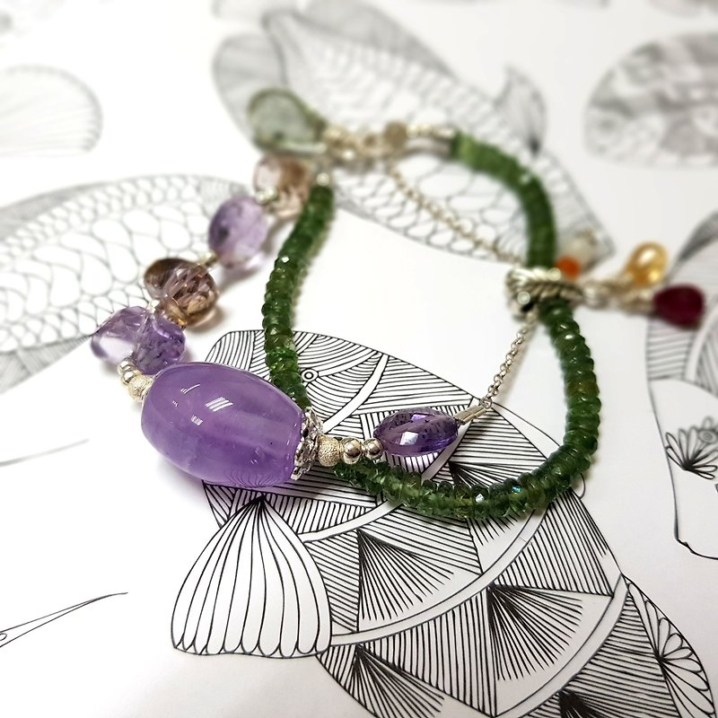 Girl Crystal World - Lavender Forest [Lavender Amethyst Double Chain] Handmade Natural Crystal Bracelet - สร้อยข้อมือ - เครื่องเพชรพลอย สีเขียว