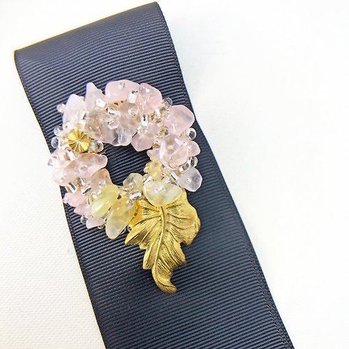 ART COLE 【母親節禮盒】精緻半寶石胸針 日本風格胸針 粉紅色水晶