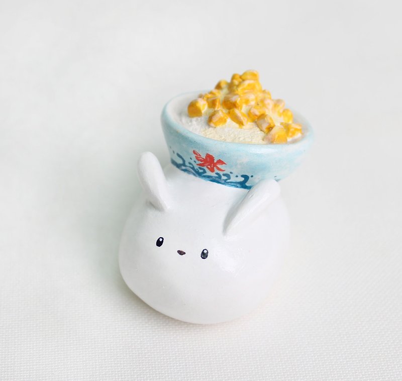 Mango Ice Rabbit Figure/Hand-painted/Taiwanese Cuisine/Decoration/Paperweight - ตุ๊กตา - ดินเหนียว สีเหลือง