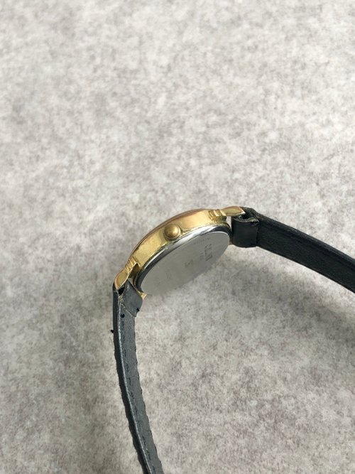 CELINE セリーヌ 腕時計 レディース 不動品 B1470 CELINE セリーヌ 腕時計 レディース 不動品 B1470 Yahoo