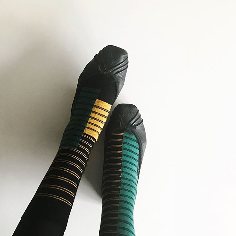 socks_green bee / irregular / socks / stripes / green - ถุงเท้า - ผ้าฝ้าย/ผ้าลินิน สีเขียว