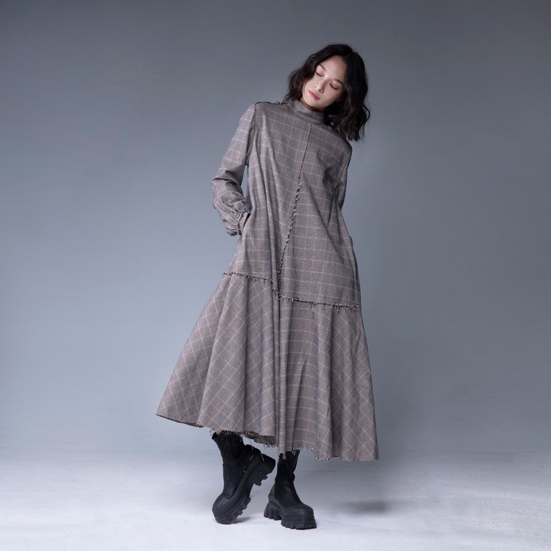 Aman No.65 Aman2022經典秋冬洋裝款式 法蘭絨純棉 咖灰格紋 - 洋裝/連身裙 - 其他材質 