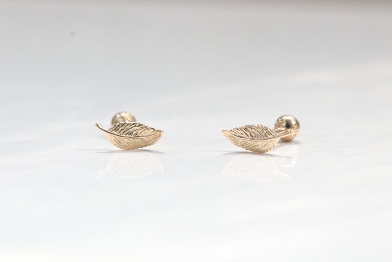 14K 金葉子鎖珠耳環(單個)耳骨 耳窩 不退色 - 耳環/耳夾/耳骨夾 - 貴金屬 金色