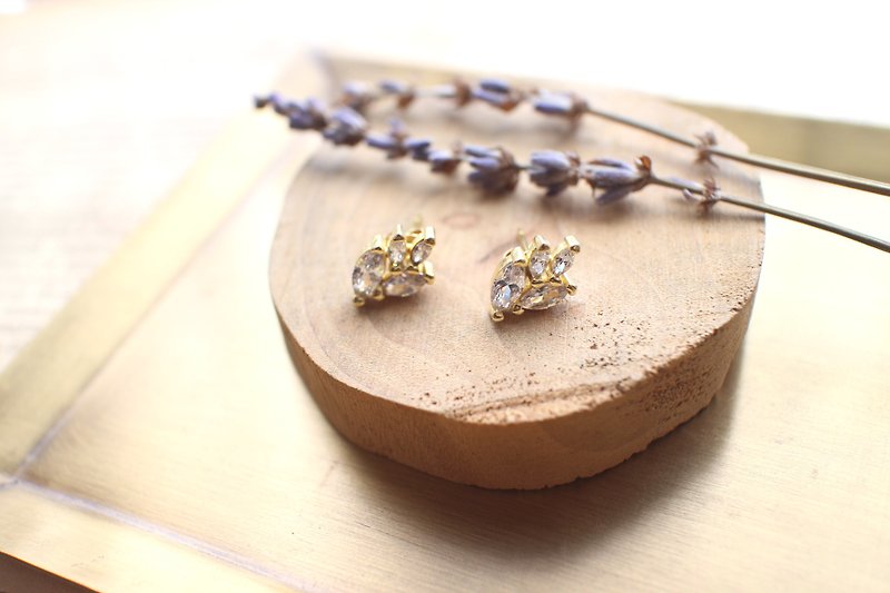 The leaf-zircon brass earrings - Earrings & Clip-ons - Other Metals 
