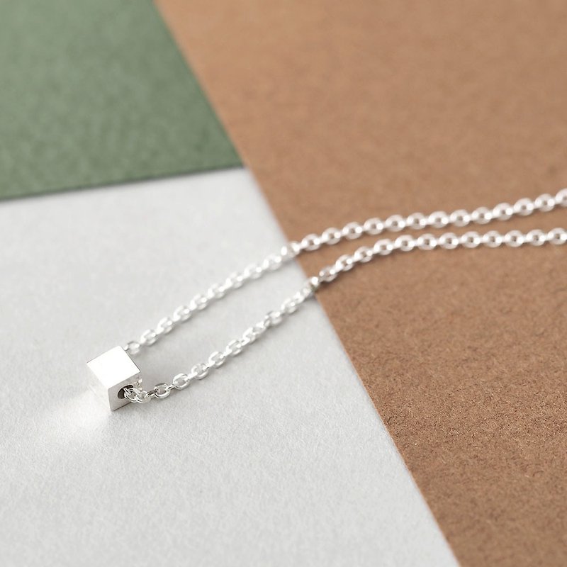 Tiny Square Necklace Silver 925 - สร้อยคอ - โลหะ สีเงิน