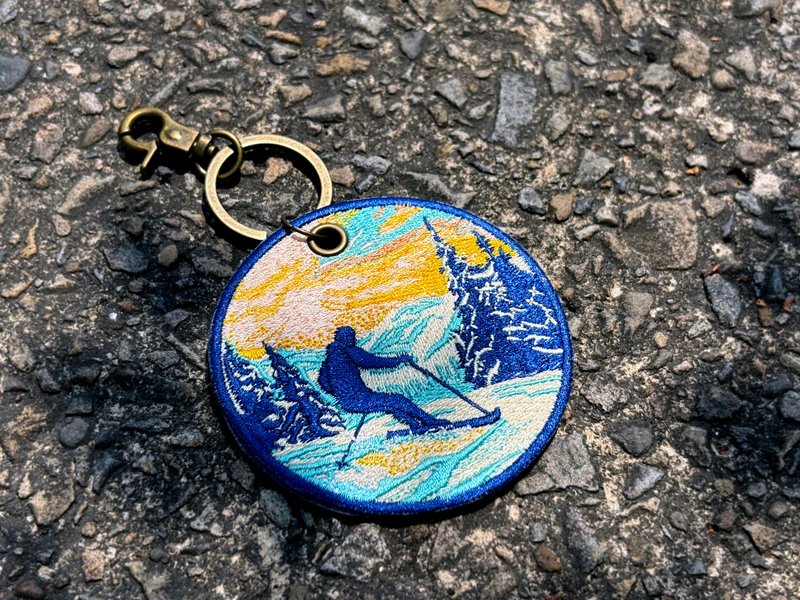 【探索無限鑰匙圈】Explore Infinity | Skiing 滑雪 - 吊飾/掛飾 - 繡線 