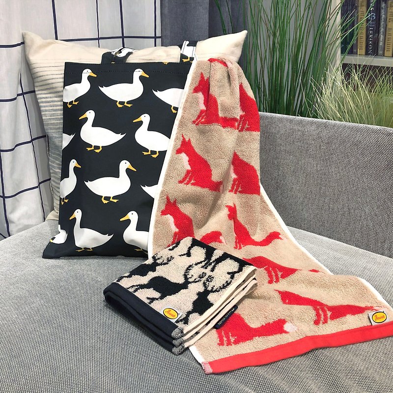 [Preferred Gift] British Design Brand Anorak | Towel + Square Towel + Tote Bag | Bag Towel - ผ้าขนหนู - ผ้าฝ้าย/ผ้าลินิน สีแดง