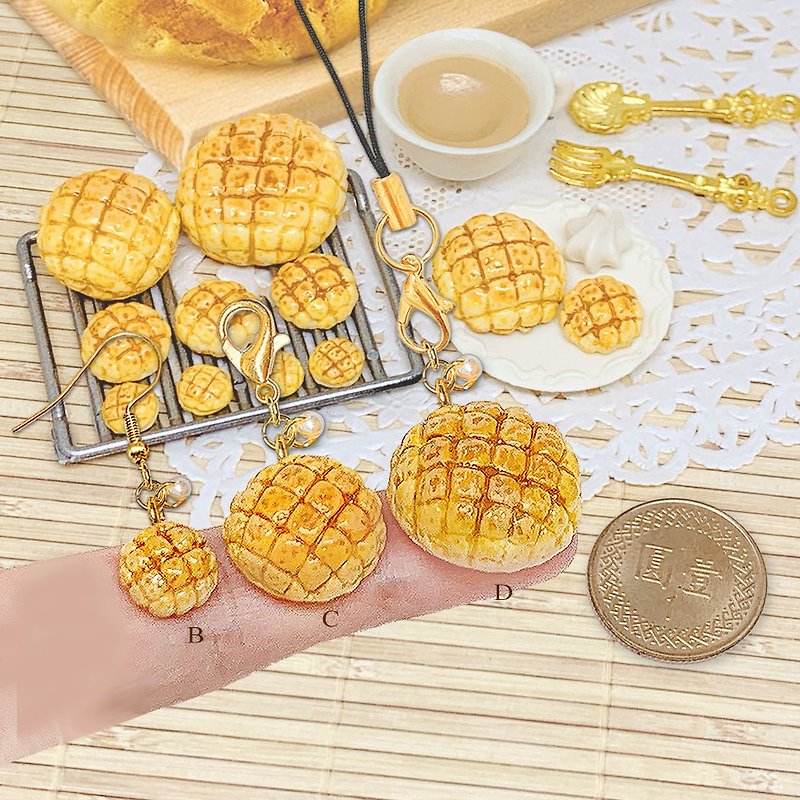 [Macro Food World] Handmade Pineapple Bread Earrings/Charms/Ornaments (Single) - Earrings & Clip-ons - Clay Multicolor