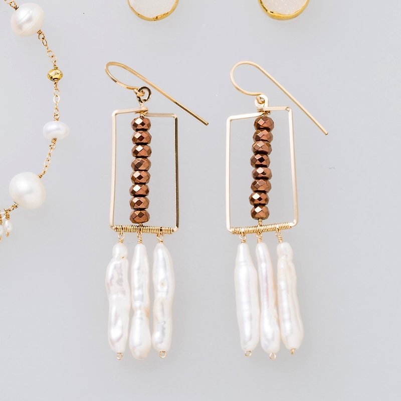 14kgf*Freshwater Pearl fringe pierced earring / earring - Earrings & Clip-ons - Gemstone White