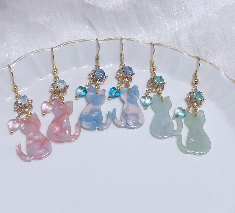 可愛粉嫩壓力克渲染感貓咪水鑽耳針耳環 - 手鍊/手環 - 其他金屬 