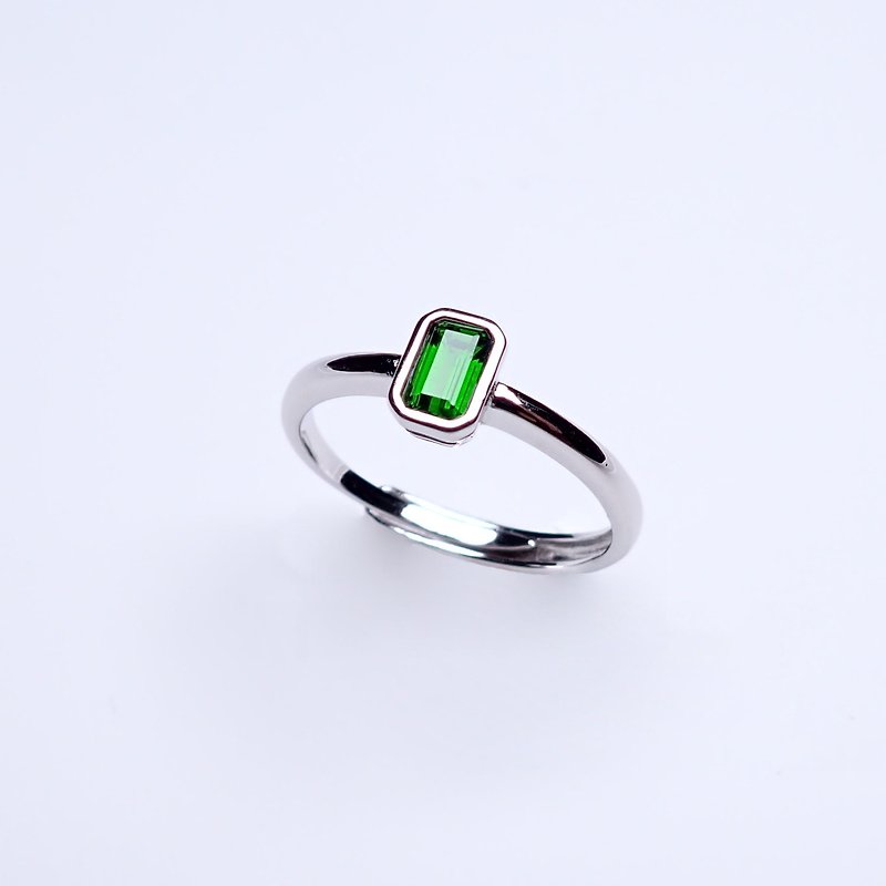 綠透輝石Solitaire祖母綠型車工純銀戒指 - 戒指 - 銀 綠色
