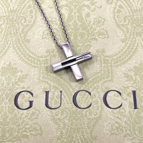 日本直送中古美品】グッチGUCCI ネックレスクロスカットアウトG