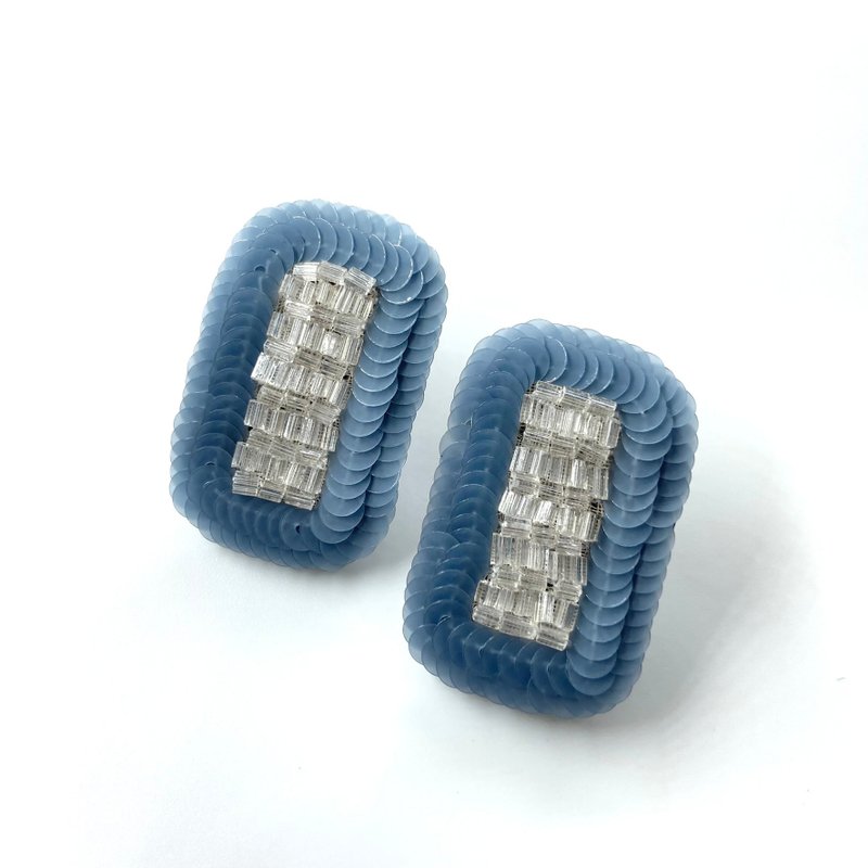 Earring Canvas light blue metal fittings selectable - ต่างหู - วัสดุอื่นๆ สีน้ำเงิน