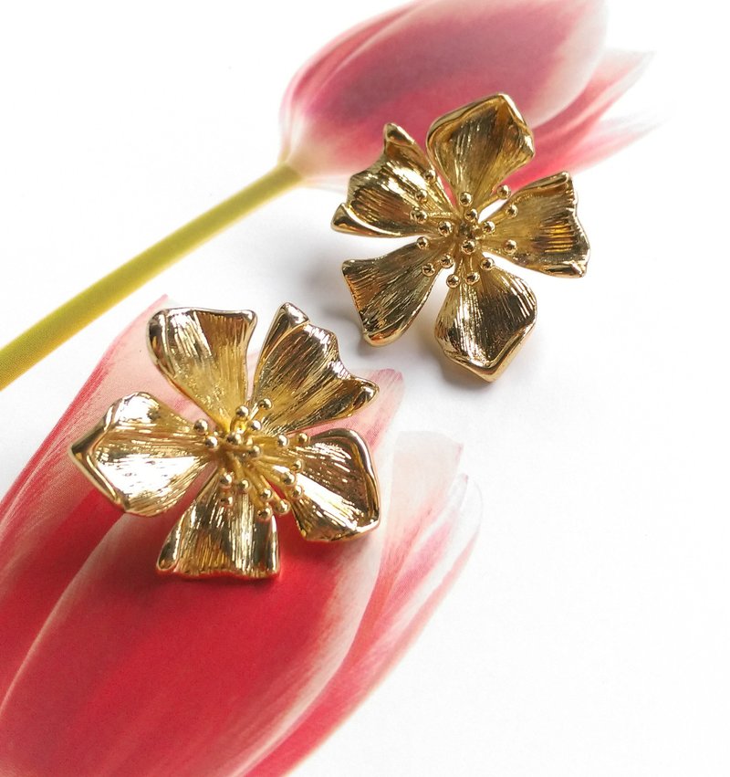 【洋風アンティークジュエリー】BAUBLEBAR立体フラワー絶妙イヤリングピンイヤリング - ピアス・イヤリング - 金属 ゴールド