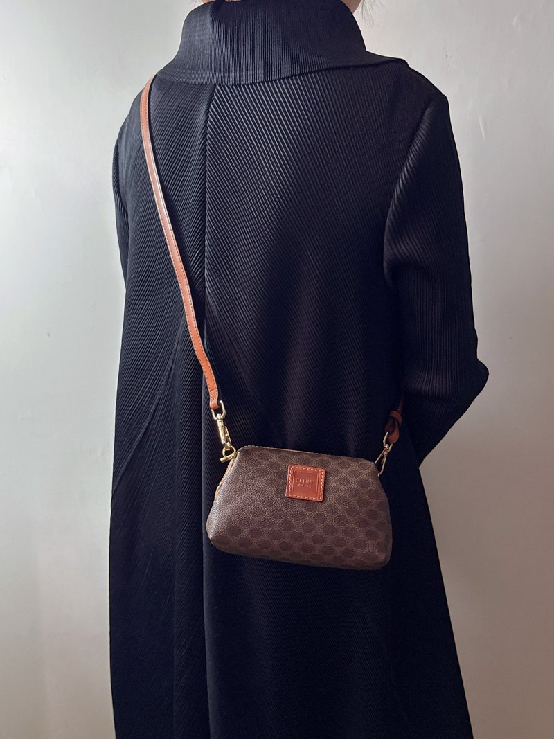 中古美品 Celine Macadam 小雲朵包 斜背包 隨身包 凱旋門 - 側背包/斜背包 - 防水材質 咖啡色