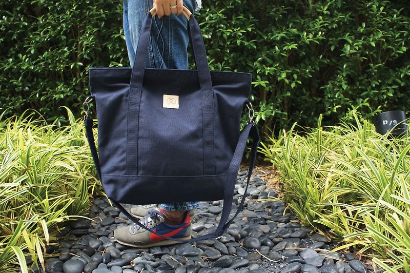 ネイビーシンプルなスタイルのキャンバストートバッグ - トート・ハンドバッグ - その他の素材 ブルー
