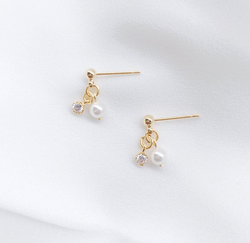 Pearl Small Fruit 14kgf Pearl Earrings 925 Silver Inlaid Zircon Natural Pearl Ca - Earrings & Clip-ons - Other Metals Gold