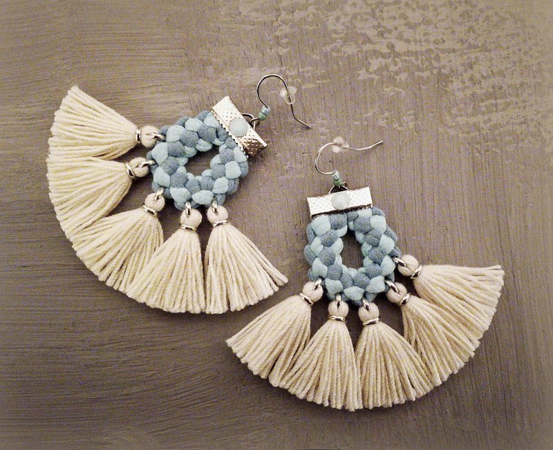 Boho Beach Fan Tassel Earrings Blue White Seafoam - ต่างหู - งานปัก ขาว