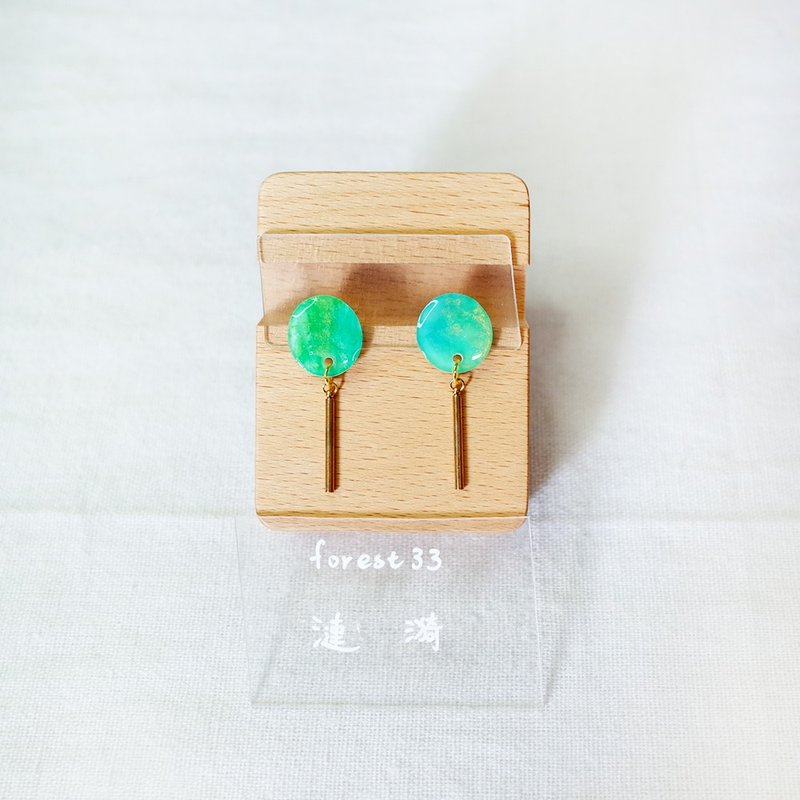 Ripples hand-painted on-ear earrings, Clip-On/ear pins - ต่างหู - วัสดุกันนำ้ สีเขียว