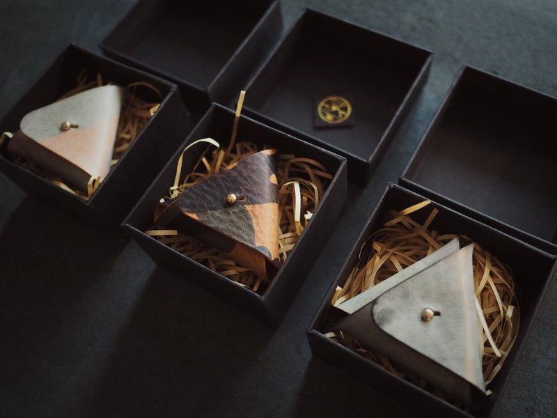 迷彩三角零錢包耳機硬幣收納包 意大利植鞣 手工牛皮 客製化禮物 - 零錢包/小錢包 - 真皮 多色