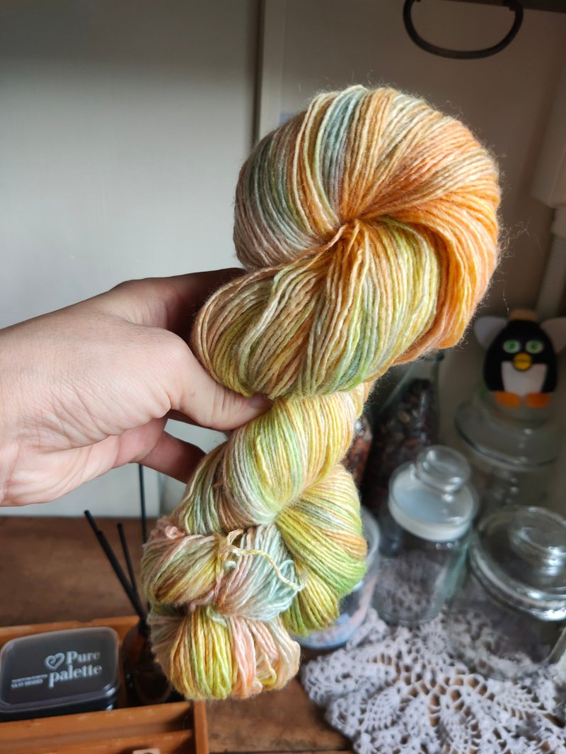 lufi ~ hand-dyed thread at dusk alpaca wool 100g - เย็บปัก/ถักทอ/ใยขนแกะ - ขนแกะ 