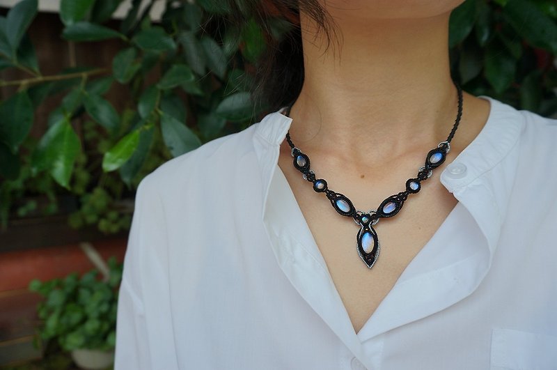 原創設計天然石macrame手工編繩月光石項鏈 moonstone necklace - 項鍊 - 寶石 白色