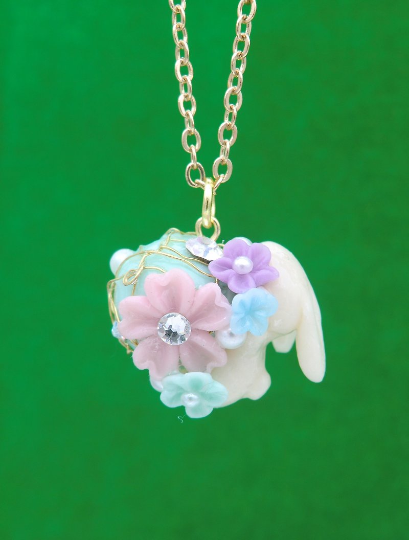 バニーピンクボールクレーの花のネックレス - ネックレス - 粘土 グリーン