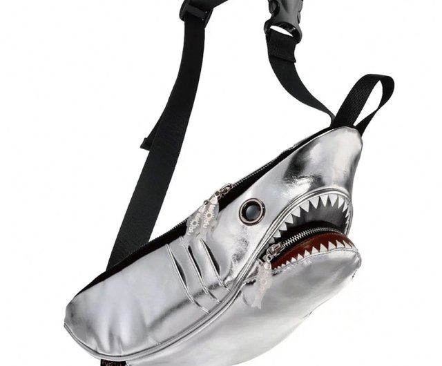 Waist discount bag shark