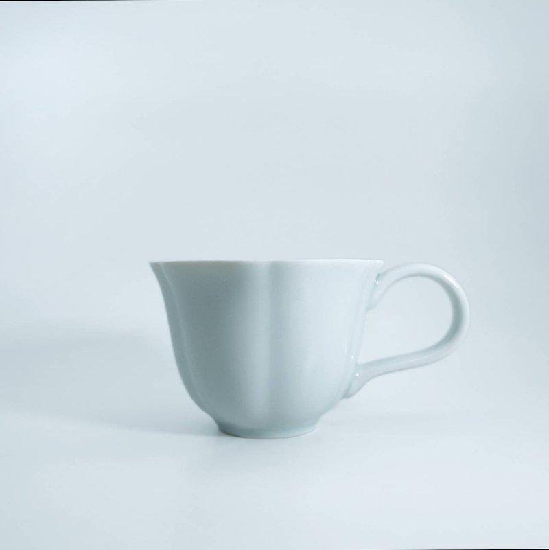 Zhizao Institute HUA small flower cup coffee cup light green - แก้ว - เครื่องลายคราม 