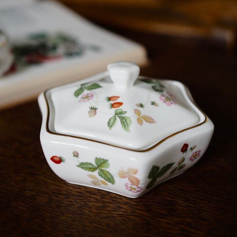 1960 British Wedgewood strawberry pentagonal jewelry box - อื่นๆ - ดินเผา หลากหลายสี