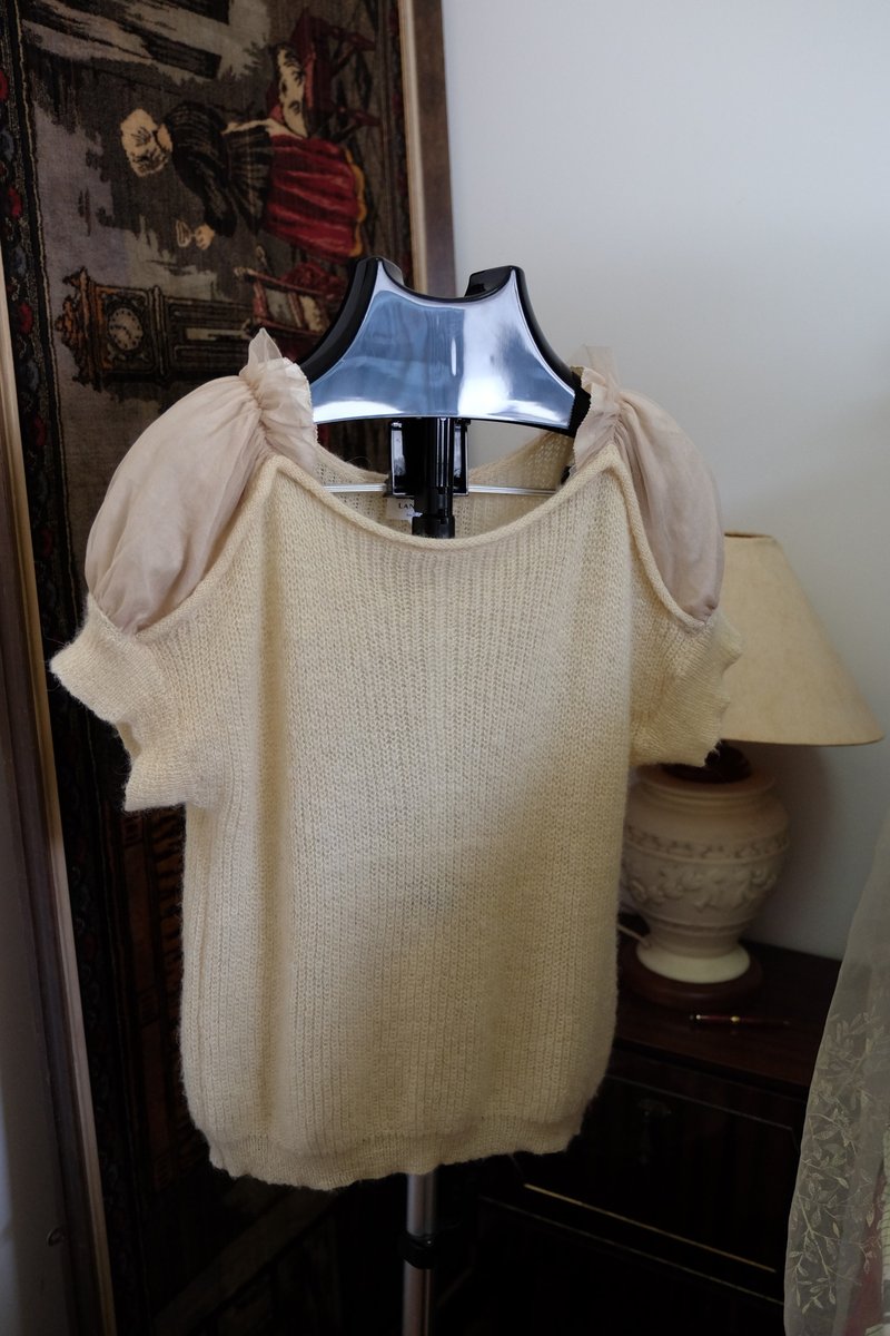 LANVIN en Bleu Short Sleeve Knitwear (Size 38) - 女上衣/長袖上衣 - 棉．麻 